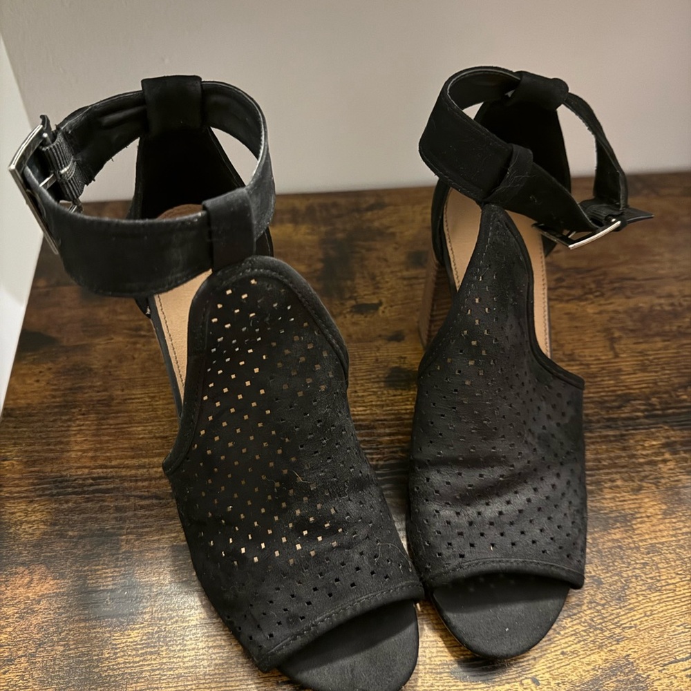 Universal Thread Black Perforated Sandals